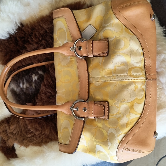 Vintage Optic Yellow Signature Purse - Picture 5 of 15